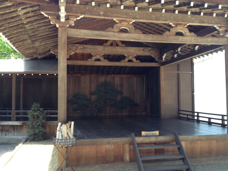 a_noh_stage